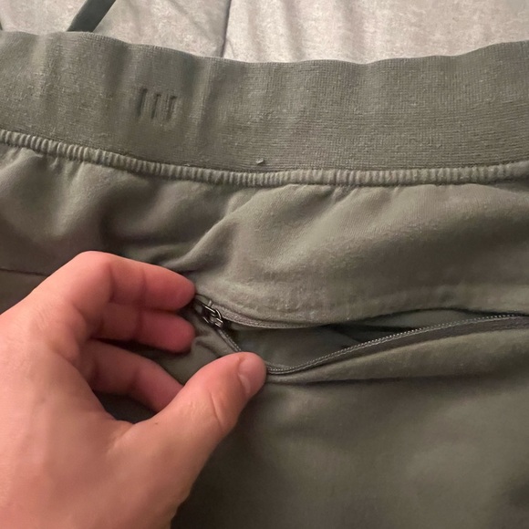 Lululemon Joggers Size L - Picture 5 of 5